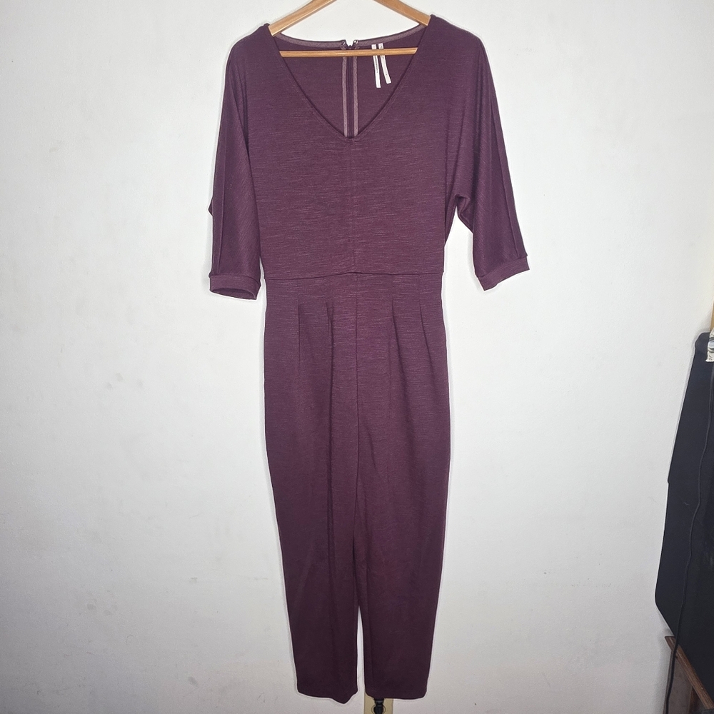 Anthropologie Sutton Ponte Jumpsuit v-neck purple plum textured pleated Small S